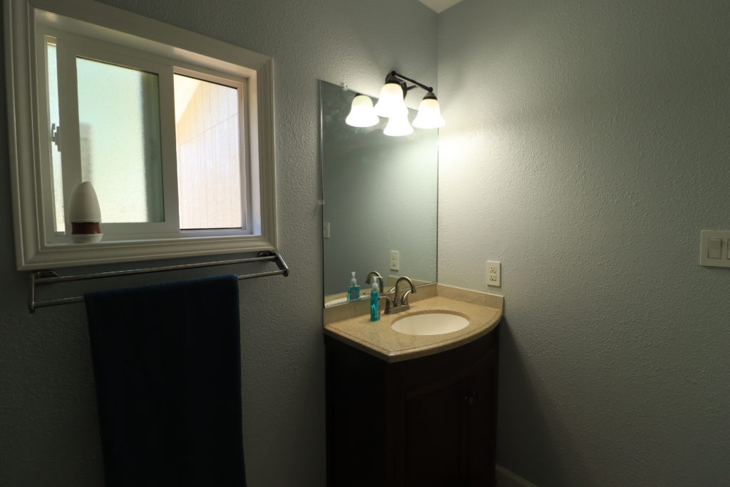 Airbnb Tiny House: airbnb bathroom vanity